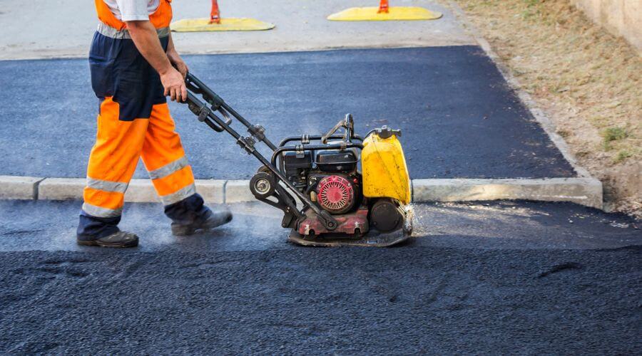 Professional gutter cleaning in Washington, DC